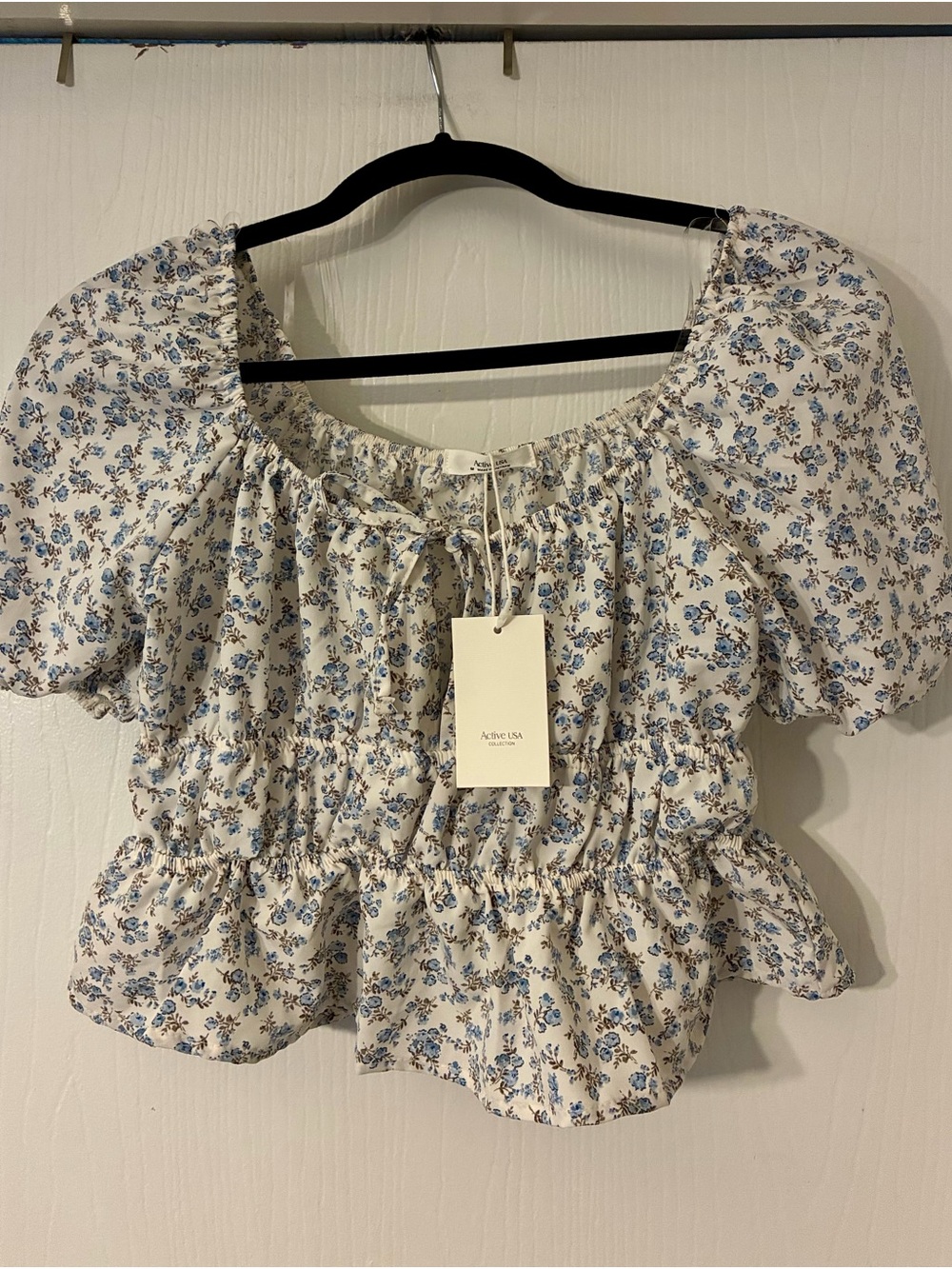 Active USA Womens Size M White Blue Floral Peasant Crop Boho Top